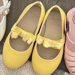 Janie And Jack yellow shoes. Never worn.
